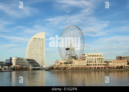 Yokohama, Giappone skyline a Minato Mirai Waterfront District Foto Stock