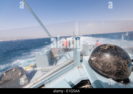 Israele. Una marina imbarcazione di pattuglia nei pressi della città di Eilat e il confine israelo-giordano Foto Stock