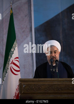 Tehran, Iran. Il 3 giugno, 2014. Il presidente iraniano HASSAN ROUHANI parla durante una cerimonia per l anniversario della morte di Iran del defunto capo Ayatollah Ruhollah Khomeini di Khomeini la tomba in Behesht Zahra cimitero nel sud di Tehran. (Credit: Credito: Morteza Nikoubazl/ZUMAPRESS.com/Alamy Live News) Foto Stock
