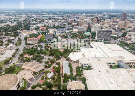 Vista dalla Torre delle Americhe nel HemisFair Park di San Antonio, Texas. Foto Stock