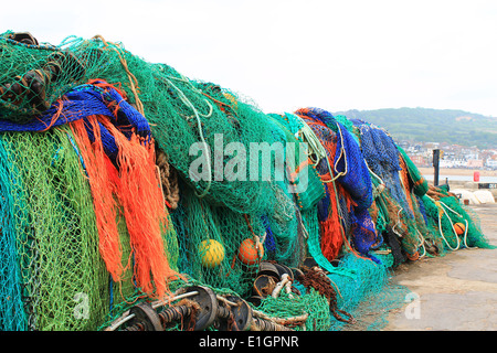 Le reti da pesca in un porto Foto Stock