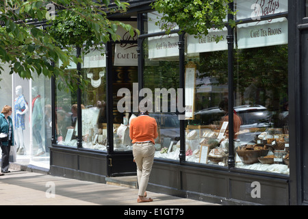 Bettys cafe sale da tè, Ilkley, West Yorkshire, Inghilterra, Regno Unito Foto Stock