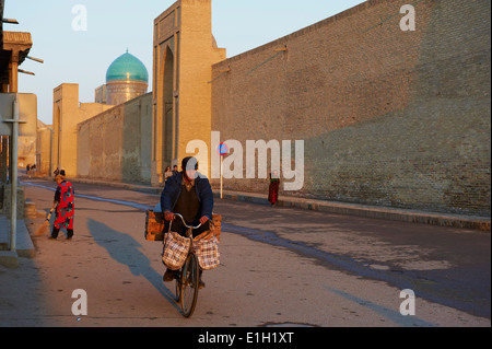 Uzbekistan Bukhara, patrimonio mondiale dell'Unesco, la moschea Kalon Foto Stock