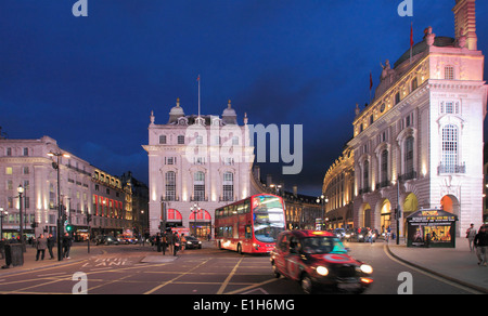 Regno Unito, Inghilterra, Londra, Piccadilly Circus, di notte, Foto Stock