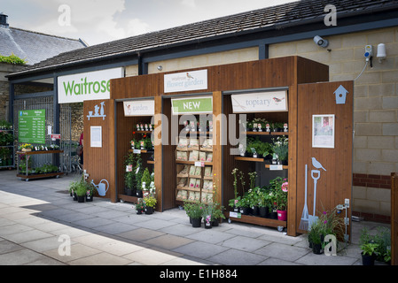 Waitrose flower garden il punto di alimentazione in un supermercato inglese Foto Stock