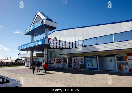 Newark duty free shop in zona franca zonaustral duty free port Punta Arenas in Cile Foto Stock