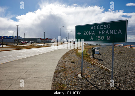Accedere alla zona franca zonaustral duty free port Punta Arenas in Cile Foto Stock