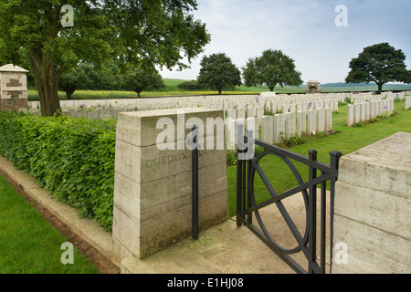 British and Commonwealth Prima Guerra Mondiale cimitero di 'Gordon Dump' nella Somme, Francia progettato da Lutyens Foto Stock
