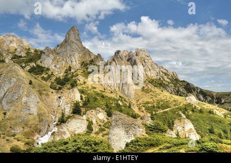 HDR paesaggio di montagna, montagne Ciucas, Romania Foto Stock