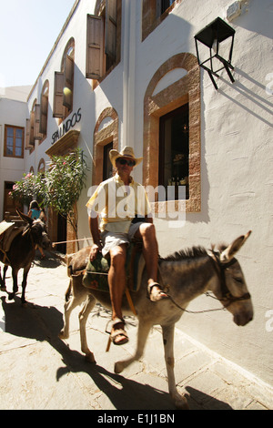 Donkey riding l' Isola di Rodi, Lindos Grecia Foto Stock