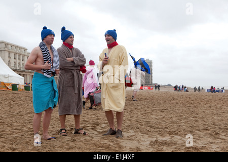 Polar Bear club spiaggia di Ostenda Foto Stock