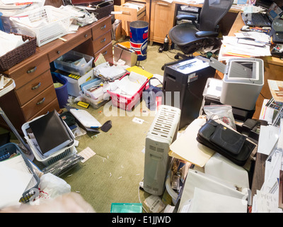 Junk Hoarders nell' ufficio disordinato, STATI UNITI D'AMERICA Foto Stock