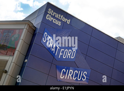 Stratford Circus performing arts venue, Stratford, a est di Londra Foto Stock