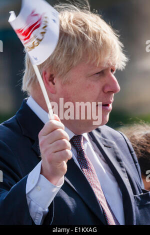 Londra, Regno Unito. Il 6 giugno 2014. Il sindaco di Londra Boris Johnson accoglie con favore i Giochi del Commonwealth Queen's Baton relè per la capitale. Credito: Paolo Davey/Alamy Live News Foto Stock