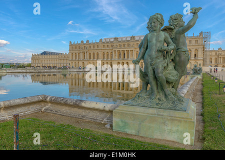 Versailles Chateau vista sulla fontana vicino a Parigi, Francia Foto Stock