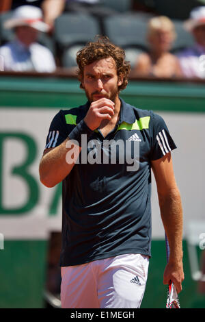 Parigi, Francia. 05 Giugno, 2014. Campo da tennis, aperto francese, Roland Garros, Ernests GULBIS (LAT) Credito: Henk Koster/Alamy Live News Foto Stock