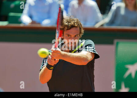 Parigi, Francia. 05 Giugno, 2014. Campo da tennis, aperto francese, Roland Garros, Ernests GULBIS (LAT) Credito: Henk Koster/Alamy Live News Foto Stock