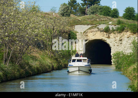 France, Languedoc-Roussillon, Herault depatment, Malpas tunel, Canal du Midi Foto Stock