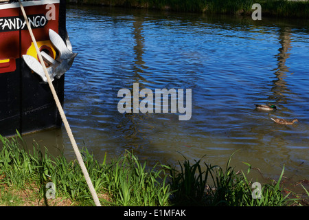 France, Languedoc-Roussillon, Aude (11), la città di Le Somail, il Canal du Midi, porto fluviale Foto Stock