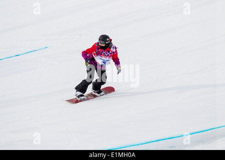 Sina Candrian (SWI) competere nel Signore di Snowboard Slopestyle presso i Giochi Olimpici Invernali, Sochi 2014 Foto Stock