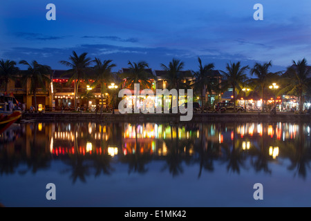 Vecchia città di Hoi An di notte Foto Stock