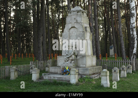 Il monumento ai caduti della galizia ucraina esercito in Jablonne v Podjestedi nella Boemia settentrionale, Repubblica Ceca. Foto Stock