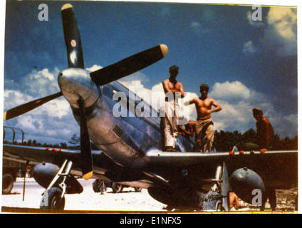 Questa immagine fa parte della collezione Charles M. Daniels, che presenta notevoli fotografie della storia dell'aviazione. La collezione include immagini rare di aerei, aviatori e pietre miliari dell'aviazione, offrendo informazioni sullo sviluppo della tecnologia aeronautica e dei viaggi aerei. Foto Stock