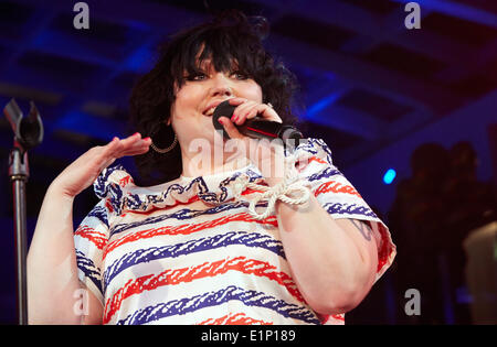 Amburgo, Germania. 07Th Giugno, 2014. La US cantante americana Beth Ditto suona presso il ventesimo anniversario della "20 anni di Gala " sulla nave incrociatore "Europa 2' ad Amburgo, Germania, 07 giugno 2014. Foto: Georg Wendt/dpa/Alamy Live News Foto Stock