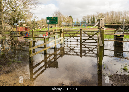 Inverno tempeste e inondazioni influiscono Arundel in West Sussex. Foto Stock