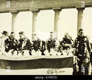 La Douglas World Cruise del 1924 fu un volo pionieristico in tutto il mondo da parte di un team di piloti dell'esercito degli Stati Uniti a bordo di Douglas World Cruisers. Il volo dimostrò la capacità dell'aviazione statunitense e favorì lo sviluppo del volo internazionale. Foto Stock