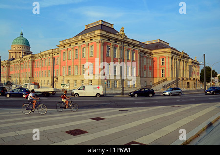 Nuova casa (ricostruzione) del Parlamento e la chiesa di San Nicola a Potsdam in Germania Foto Stock