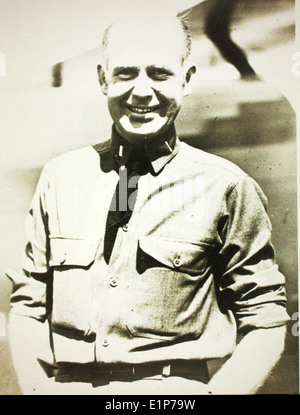 La Douglas World Cruise, nota anche come Around the World Flight, fu un viaggio pionieristico nel 1924. Erik H. Nelson, un aviatore chiave nel volo, contribuì al successo della missione sul Douglas World Cruiser. Foto Stock
