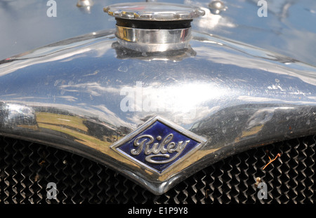 Riley car badge su auto d'epoca Foto Stock