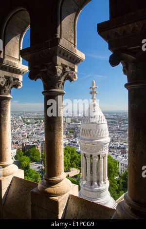 Vista dalla cima del Basilique du Sacre Coeur di Montmartre, Parigi Francia Foto Stock