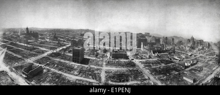 Vista panoramica delle rovine di San Francisco dal captive dirigibile, 600 piedi sopra di Folsom tra la quinta e la Sesta Strada, Aprile 1906 Foto Stock