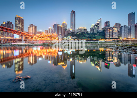 Chongqing Cina attraverso il Fiume Jialing. Foto Stock