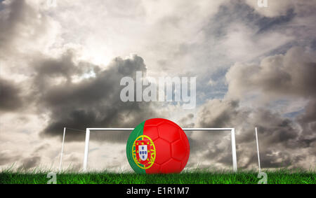 Immagine composita di calcio in Portogallo i colori Foto Stock