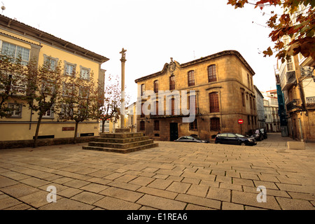 Piazza, dietro la chiesa Collegiata di Santa Maria del Campo, verso Rua Damas, A Coruña, Galizia, Spagna Foto Stock