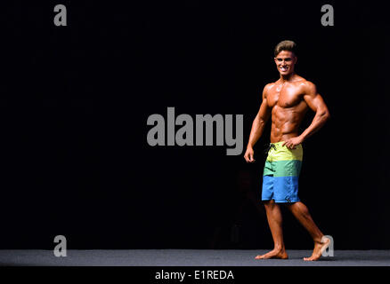 Praga, Repubblica Ceca. Il 7 giugno, 2014. Fitness-bodybuilding concorrenza Olympia Amateur Europa si è tenuta a Praga Repubblica Ceca, Giugno 7, 2014. Nella foto Mario Hervas della Spagna. © CTK/Alamy Live News Foto Stock