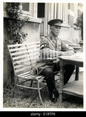 Sir James Willcocks al lavoro [Merville, Francia]. . Foto Stock