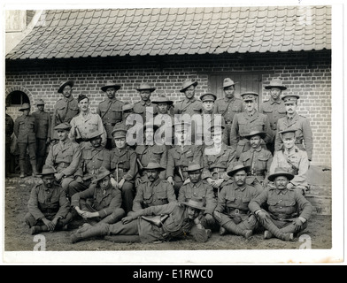 British & Indiana ufficiali Gurkhas 9 presso la propria sede in Francia [St Floris]. . Foto Stock