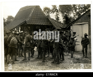 British & Indiana ufficiali Gurkhas 9 presso la propria sede in Francia [St Floris]. . Foto Stock