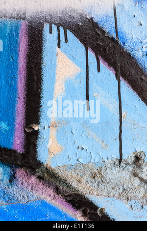 Close up di blue graffiti e gocce di vernice Foto Stock