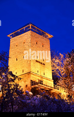 Torre Nera in Brasov, Transilvania county in Romania. È stato costruito nel 1494 su una roccia su Straja Hill, vicino il fabbro bastione. Foto Stock