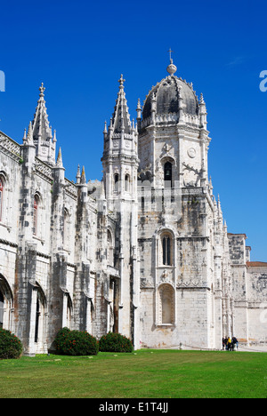 Il Hieronymites (Jeronimos) monastero si trova nel quartiere di Belem di Lisbona, Portogallo. Foto Stock