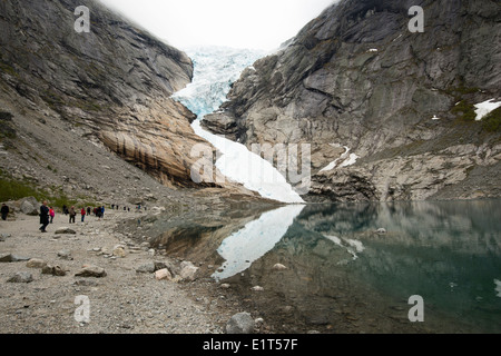 Il Ghiacciaio Briksdal vicino Olden, Norvegia in Jostedal Glacier National Park Foto Stock