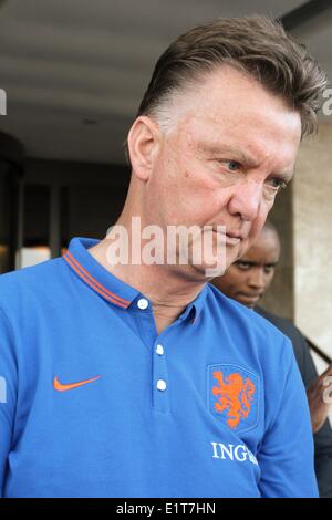 Rio De Janeiro, Brasile. 8 Giugno, 2014. Coppa del Mondo FIFA Brasile. Louis van Gaal, allenatore della nazionale olandese per la squadra, incontro gli appassionati di sport a Rio de Janeiro. Credito: Maria Adelaide Silva/Alamy Live News Foto Stock