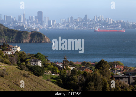 Vista di San Francisco da Tiburon, CALIFORNIA, STATI UNITI D'AMERICA Foto Stock