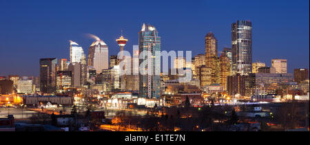 New skyline dotato del nuovo edificio di prua, Calgary, Alberta, Canada Foto Stock