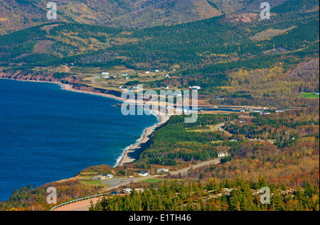 Vista della Baia di piacevole da Cape Breton Highlands National Park, Cape Breton, Nova Scotia, Canada Foto Stock